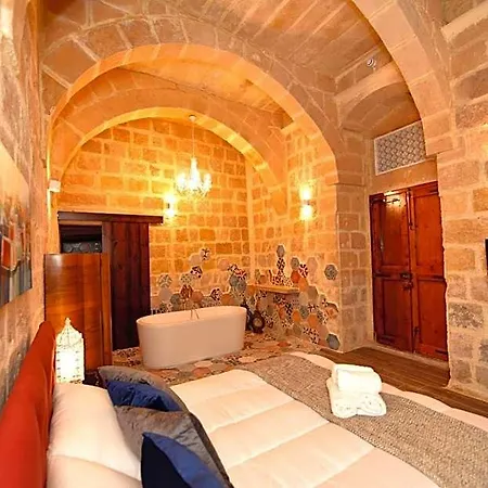 The Hotel 4*
