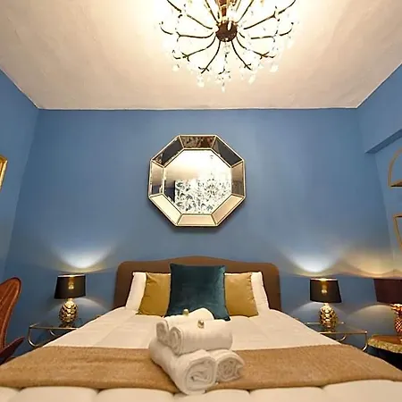 Hotel The 4*