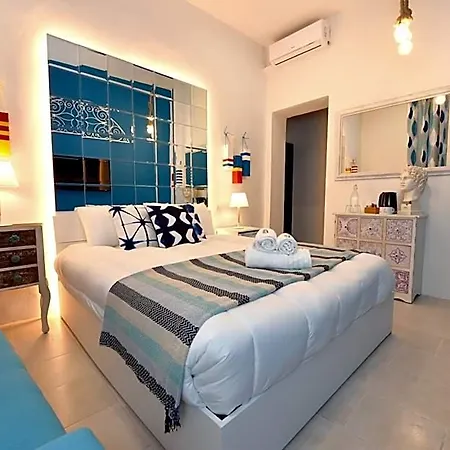 Hotel The 4*